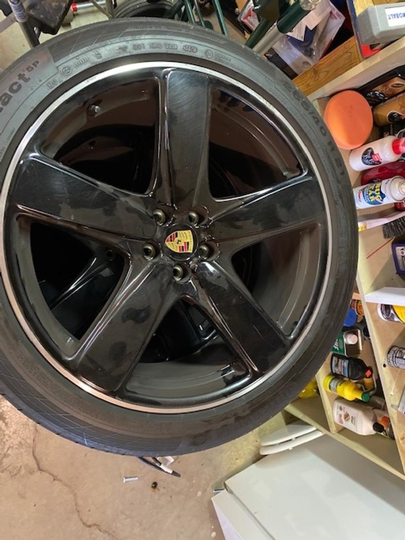 Porsche Club of America - The Mart - 21 inch Macan wheels
