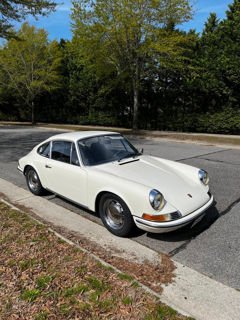 Porsche Club of America - The Mart - 1969 912